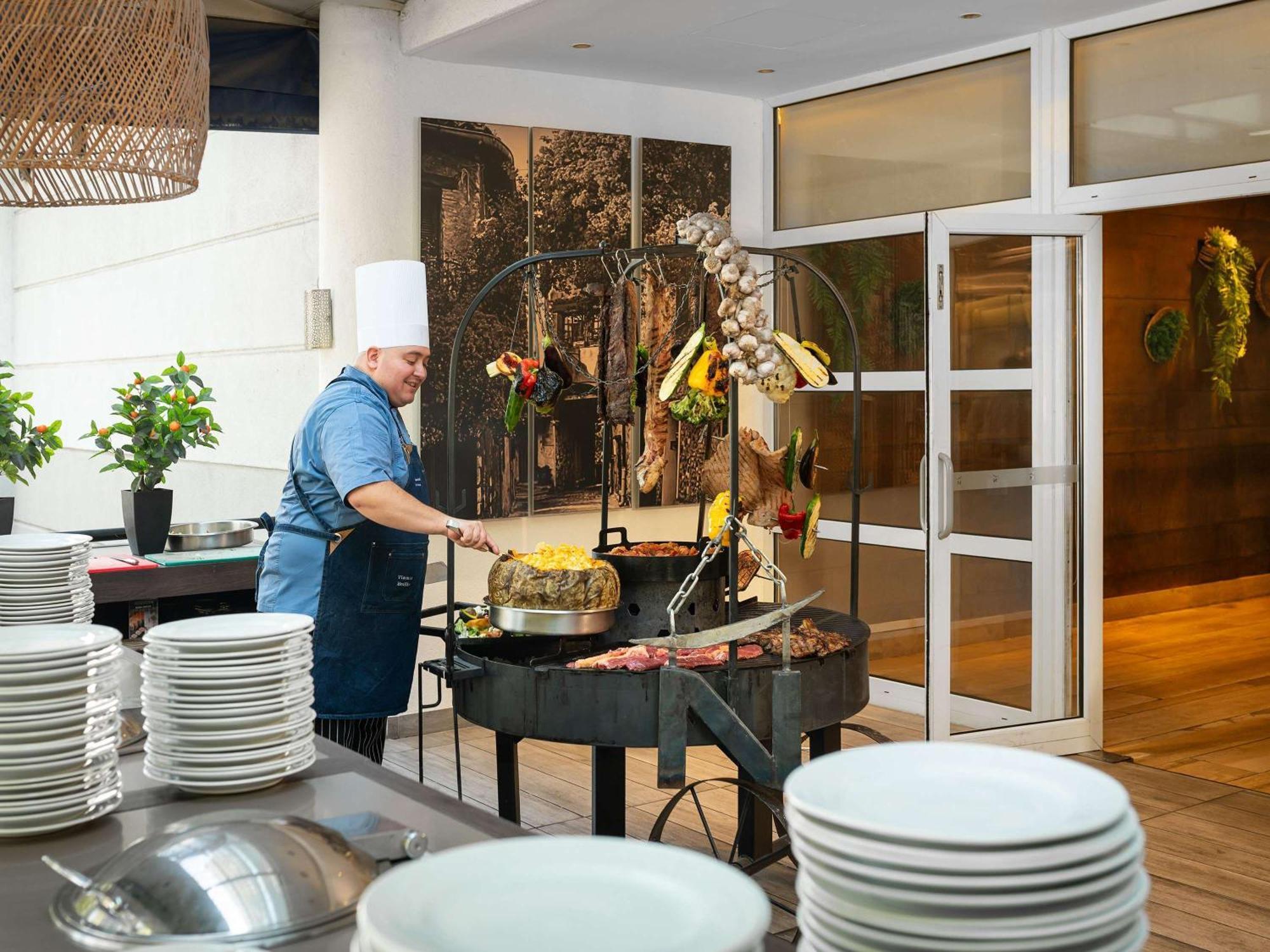 Novotel Santiago Vitacura Экстерьер фото