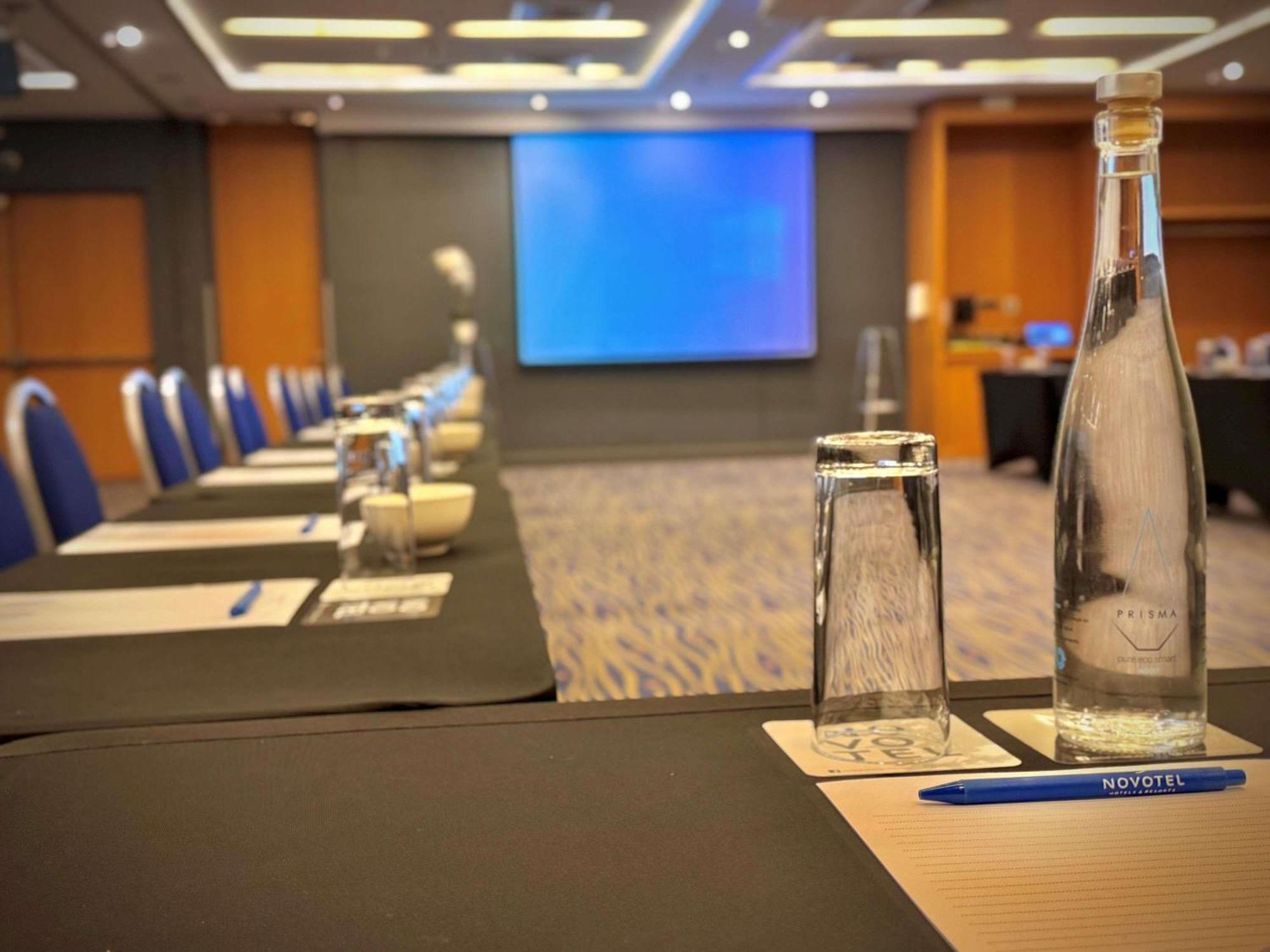 Novotel Santiago Vitacura Экстерьер фото