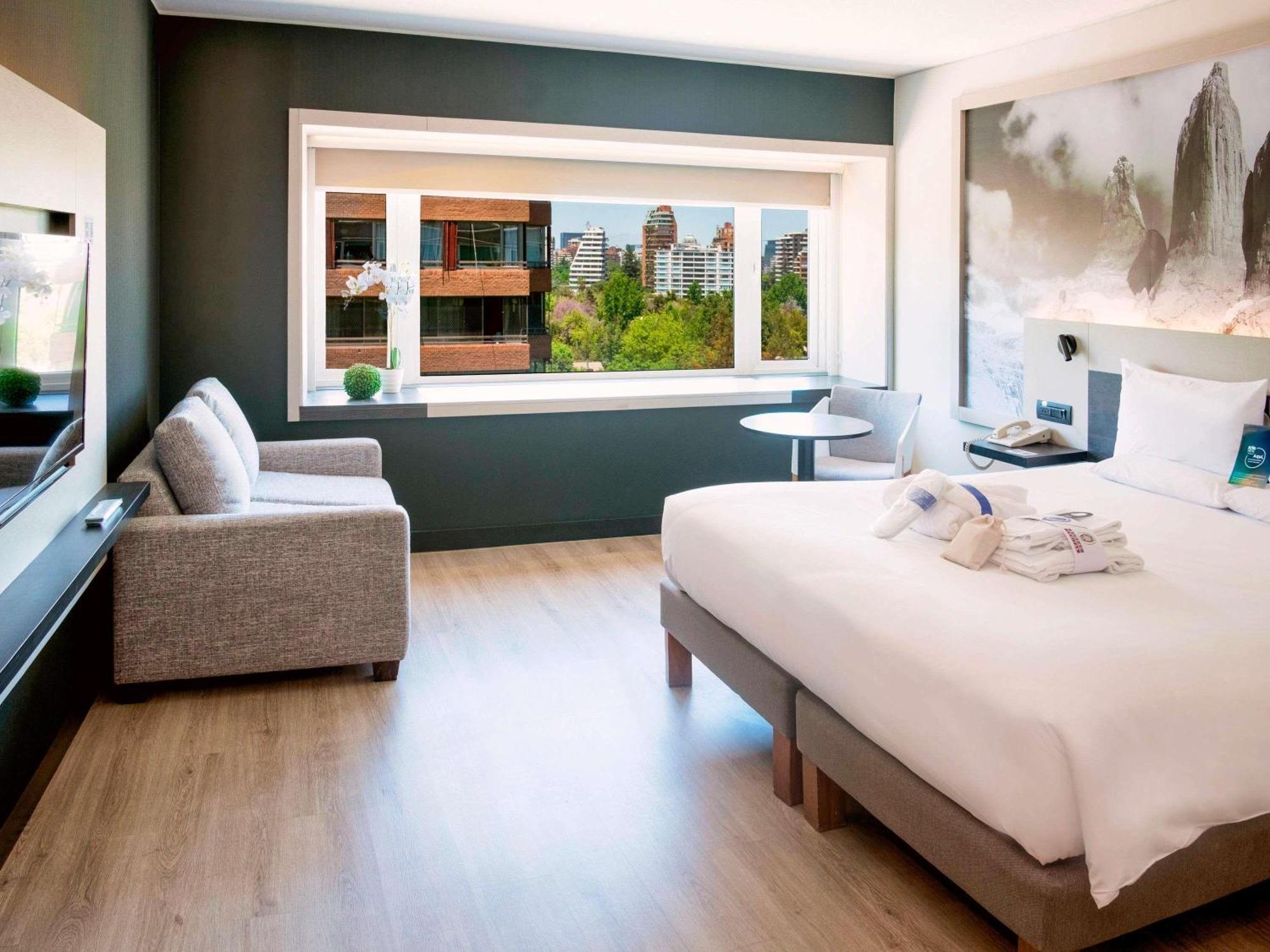 Novotel Santiago Vitacura Экстерьер фото